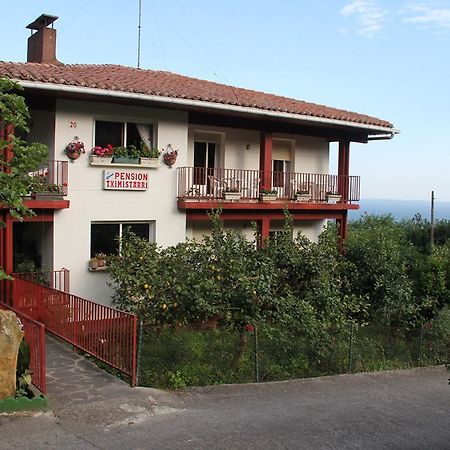 Pension Tximistarri Сан-Себастьян Экстерьер фото