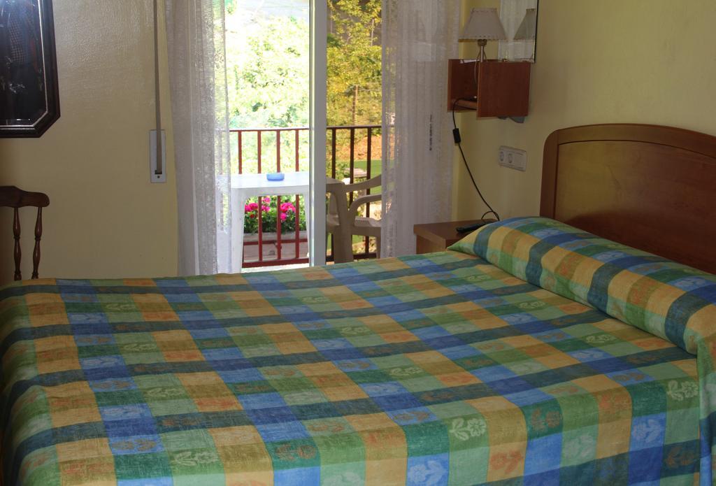 Pension Tximistarri Сан-Себастьян Экстерьер фото